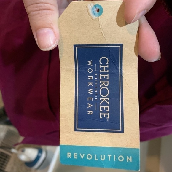 🌿NWT Cherokee Workwear Revolution 
V-Neck top🌿 - Picture 6 of 6